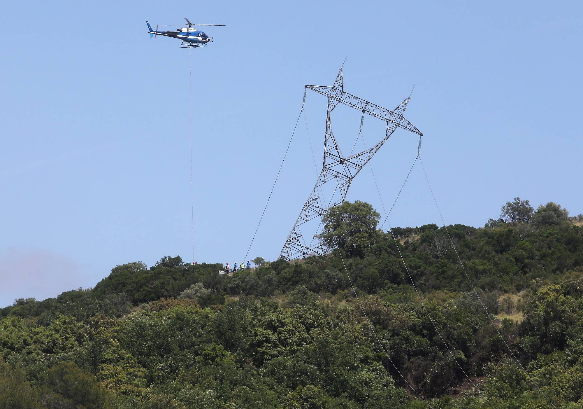 Il penche toujours: que devient le pylône vandalisé à Villeneuve-Loubet qui avait provoqué une panne d'électricité géante