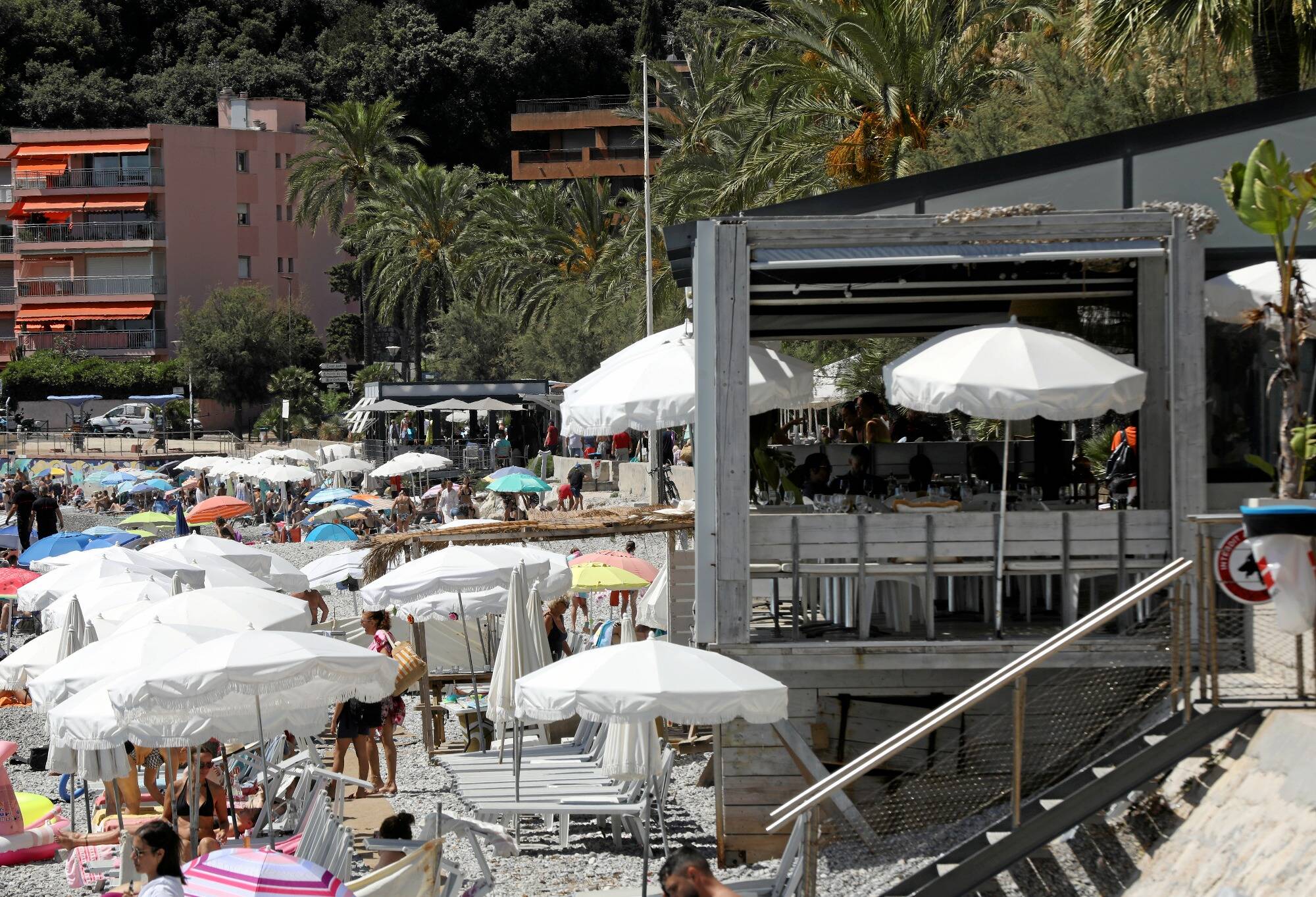 Démolition-reconstruction de deux établissements de plage à Roquebrune-Cap-Martin: la préfecture corrige des déclarations de la mairie et veille au grain