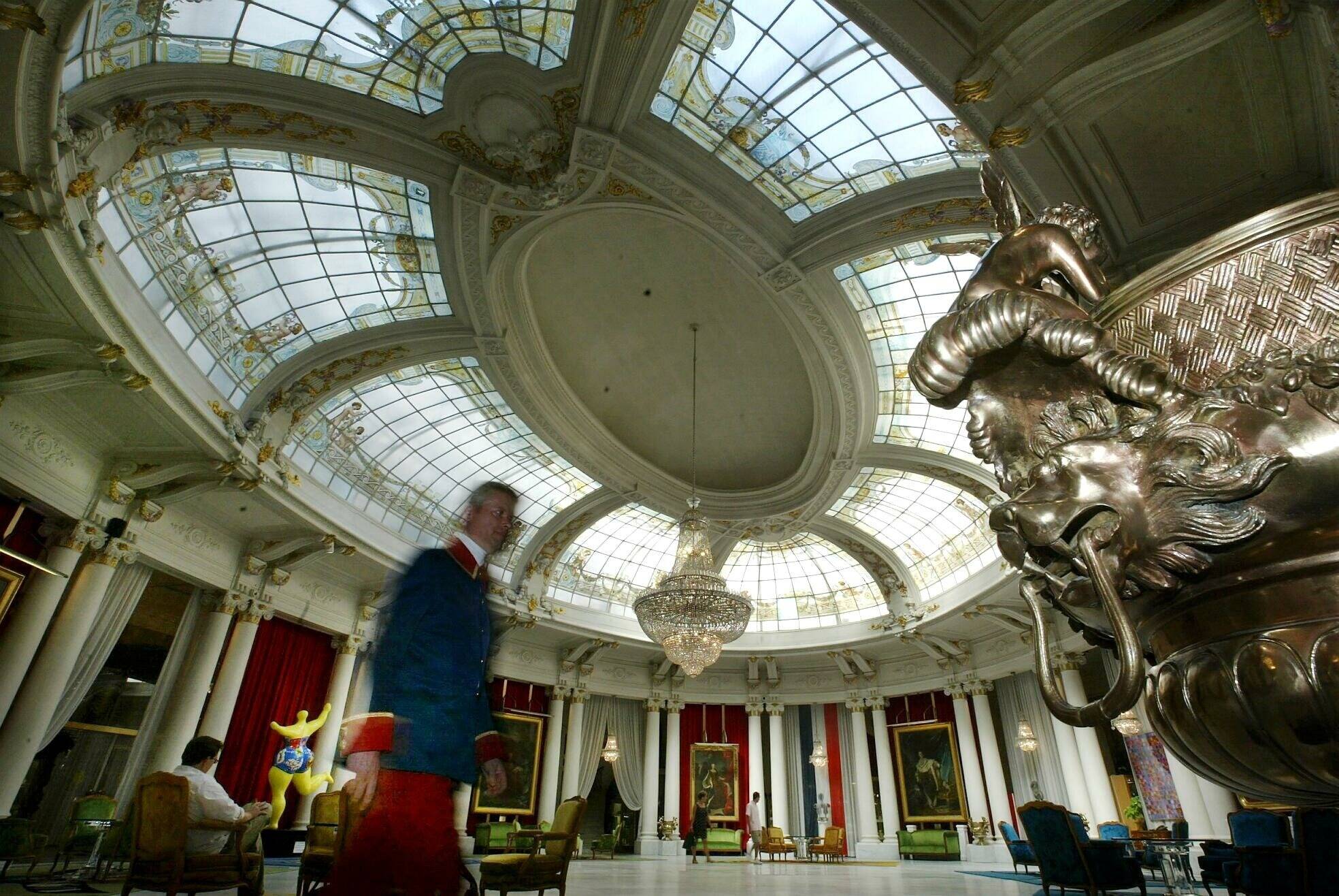 Sommet de l'Océan à Nice: une table de 24 mètres créée sur mesure pour accueillir 60 chefs d'Etat au Negresco