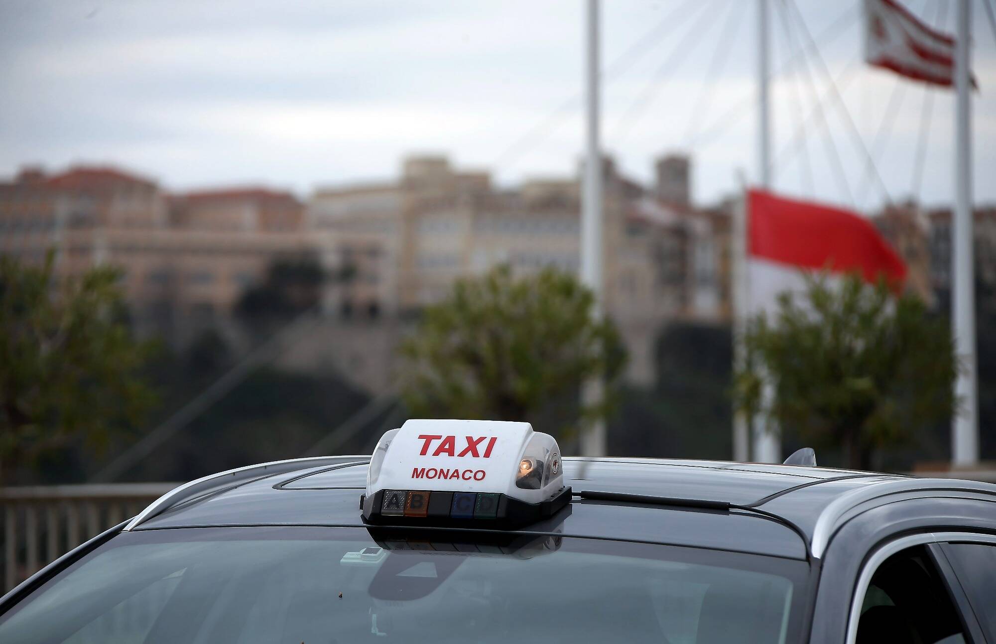 Ils lancent une cagnotte pour aider le chauffeur de taxi violemment percuté par une Ferrari dimanche à Monaco