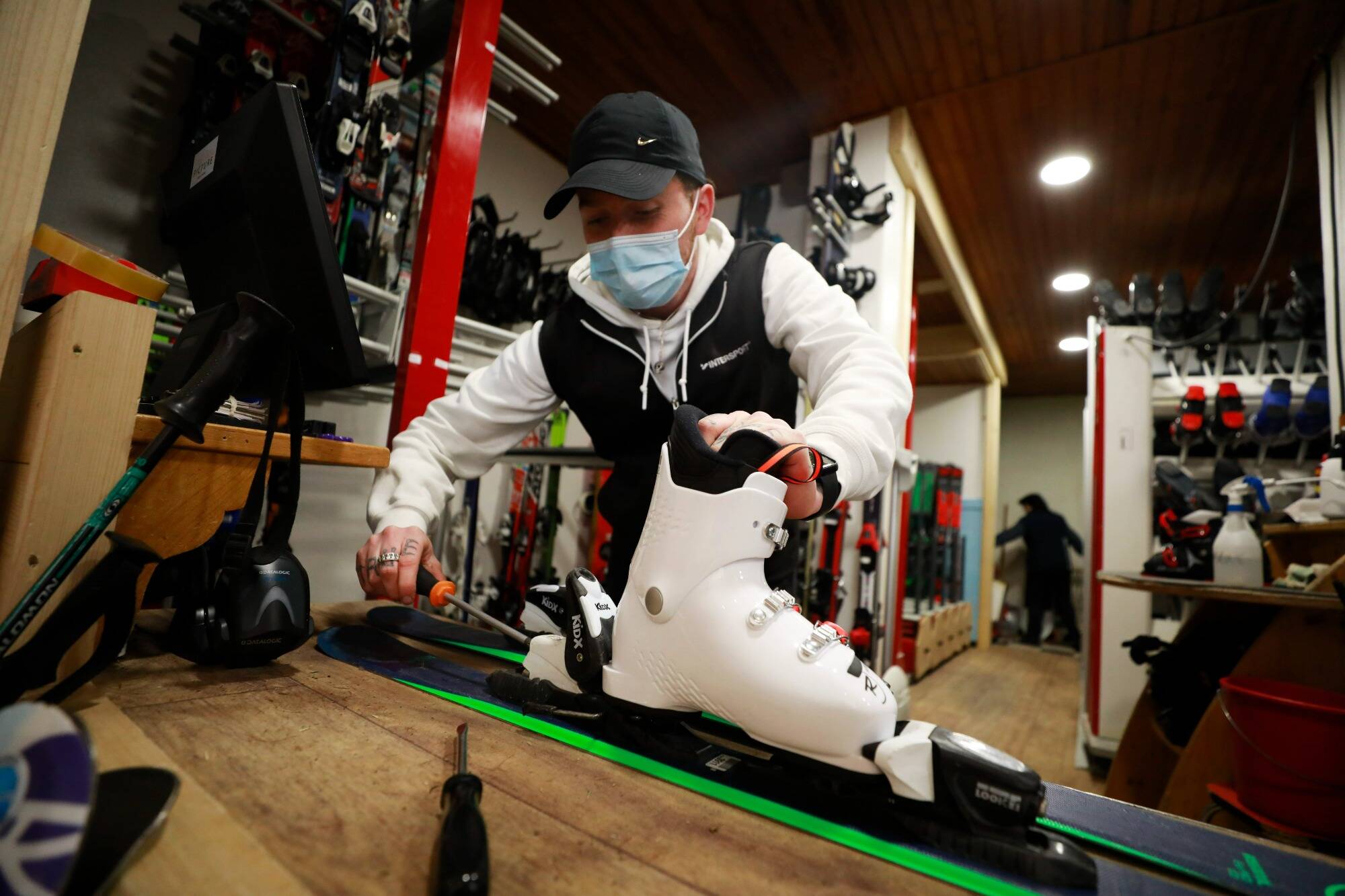 Vous voulez travailler dans les stations de ski des Alpes-Maritimes cet hiver? C'est le moment de postuler