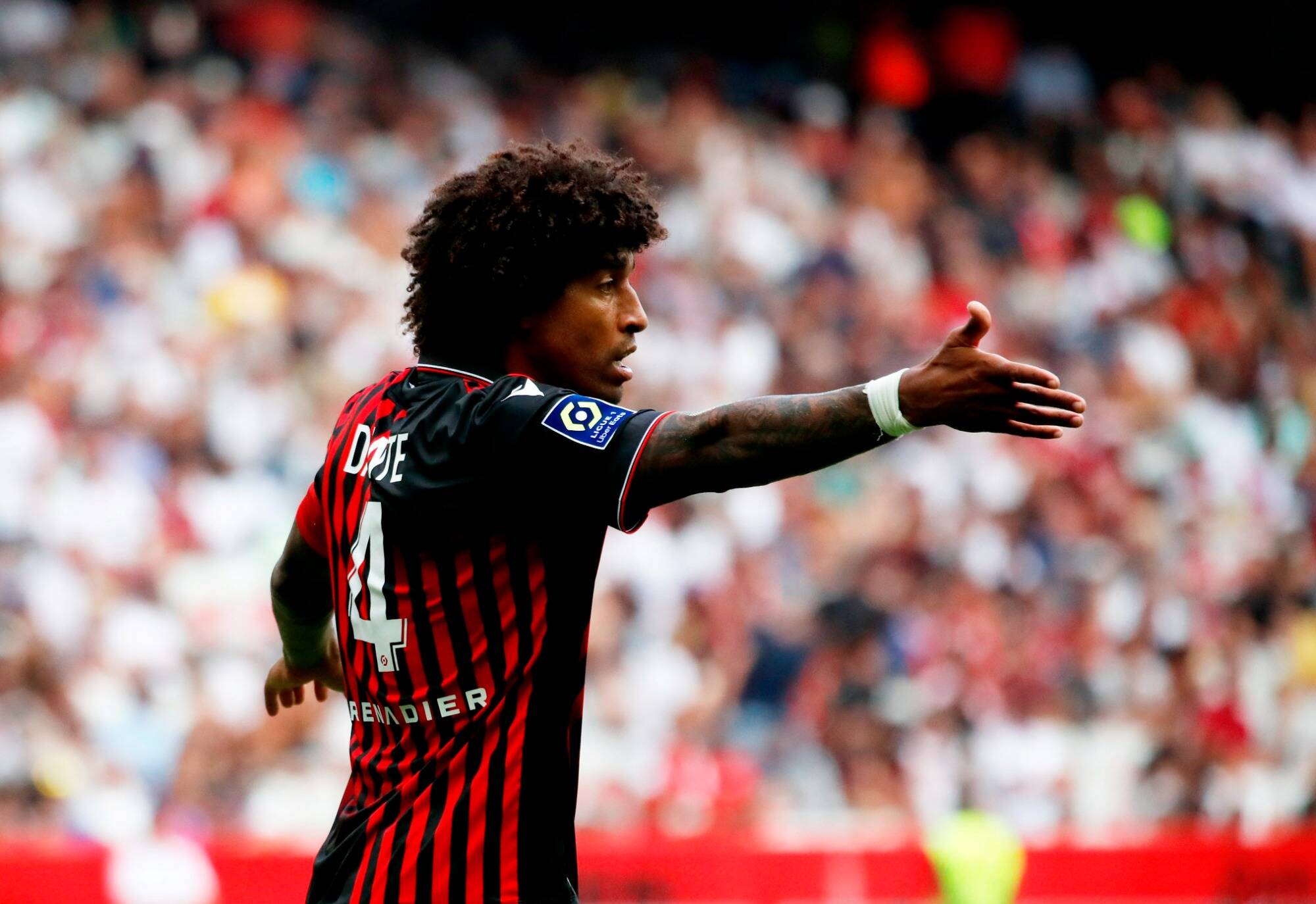 "Quand je regarde les matchs de Nice, il est performant, point": A 39 ans, Dante fait toujours l'unanimité