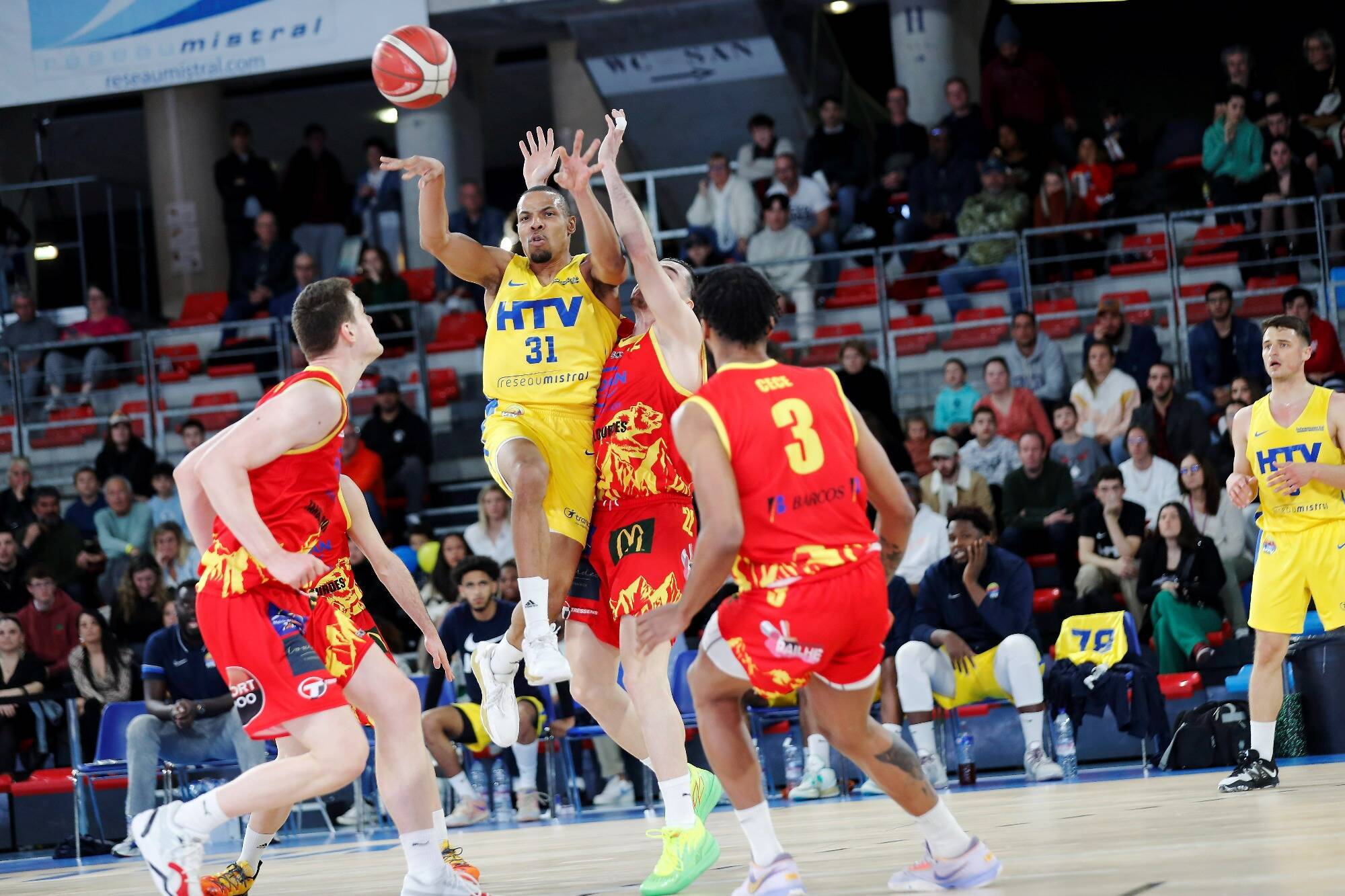Un HTV en totale démonstration corrige les Sables d'Olonne (77 à 41)