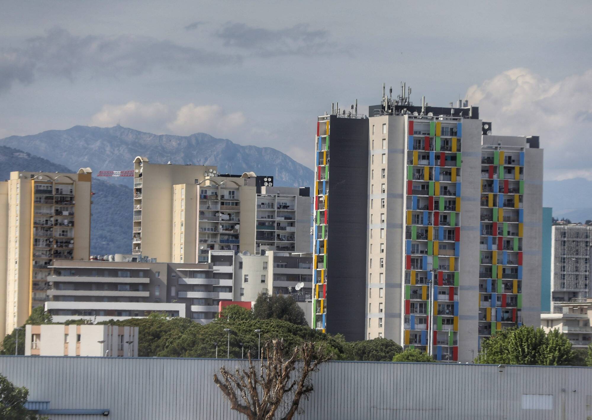 Comment les bailleurs sociaux veulent s'inspirer d'un dispositif de Toulouse pour faire revenir le calme dans le quartier des Moulins à Nice?