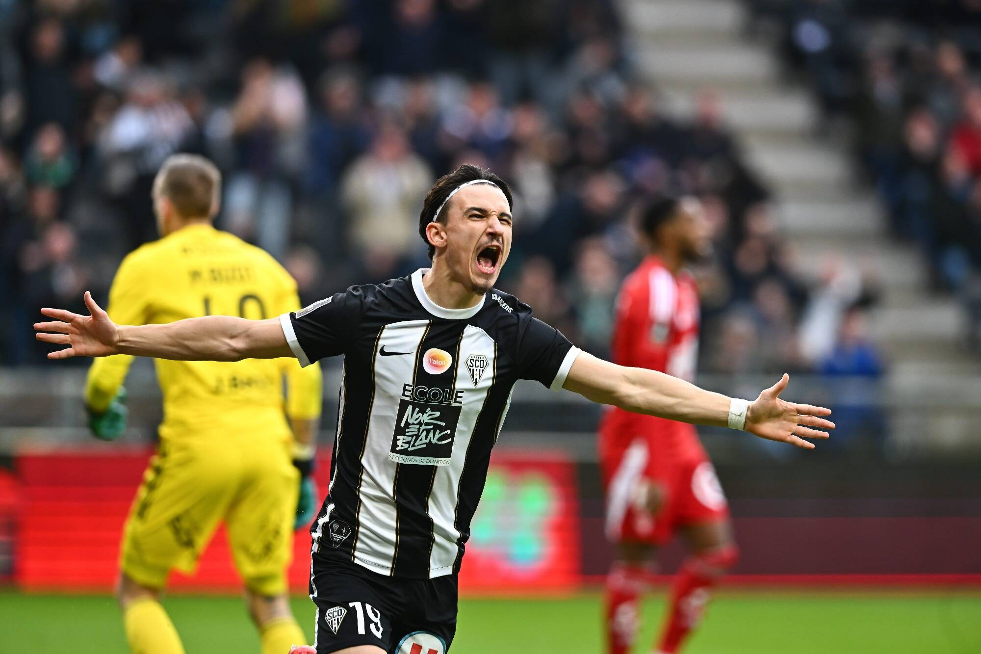 Fils d'un ancien pro de l'AS Cannes, retour sur le parcours singulier de l'attaquant angevin Esteban Lepaul qui affrontera Monaco demain soir
