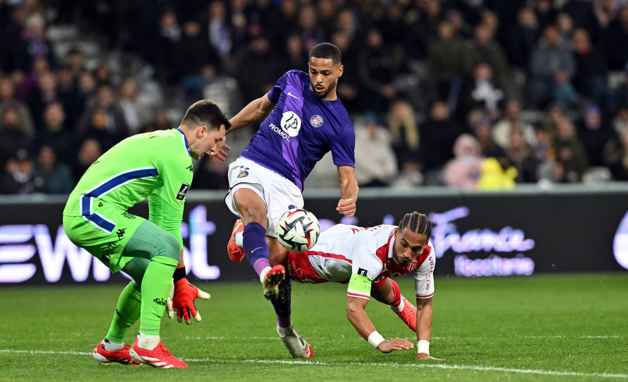 "Une fois de plus, l'équipe prend un but évitable": Rolland Courbis et Jean-Luc Ettori décryptent l'énième boulette de l'AS Monaco après le nul face à Toulouse