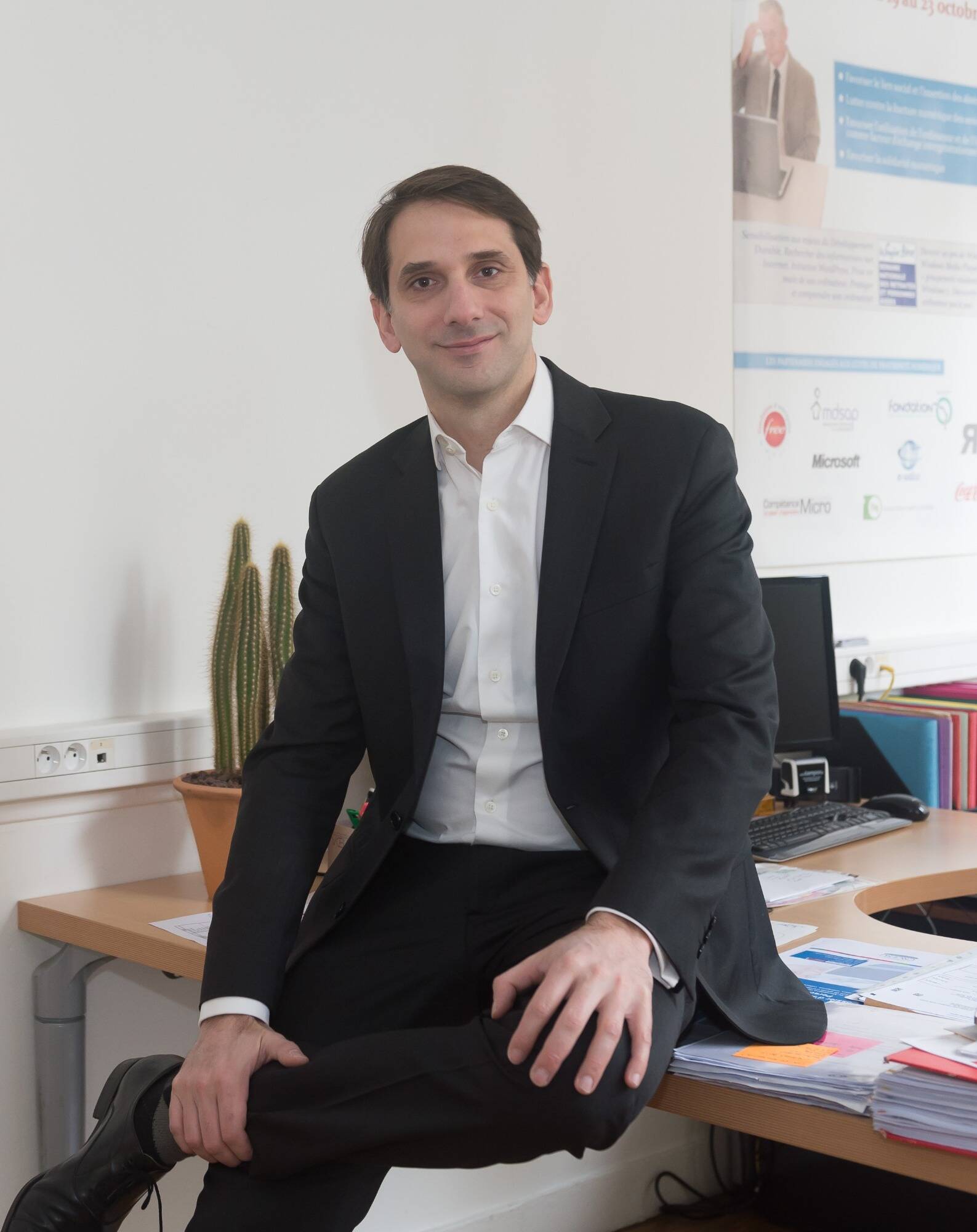 Sans ordinateur et sans voiture... Quelles solutions pour que les aînés de la région puissent se faire vacciner?