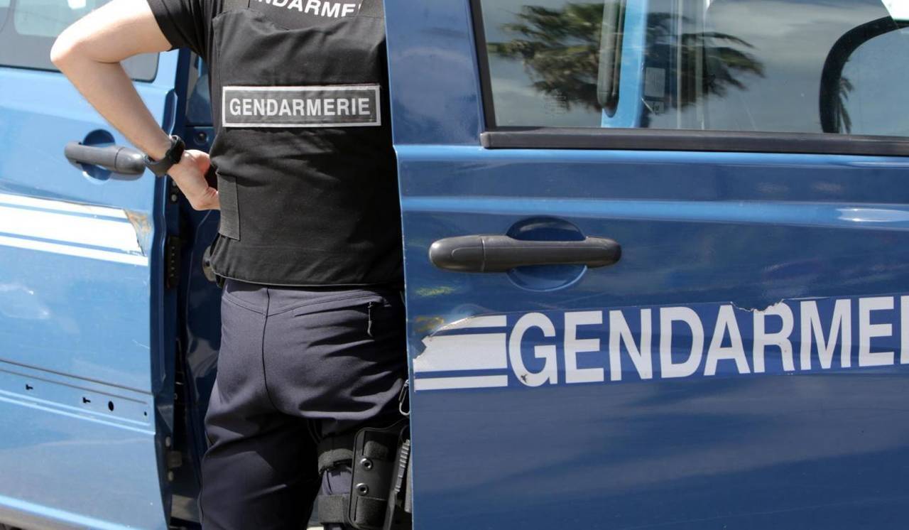 Les amendes pour consommation de drogue "payables immédiatement" en liquide ou par carte bleue, préconise Macron