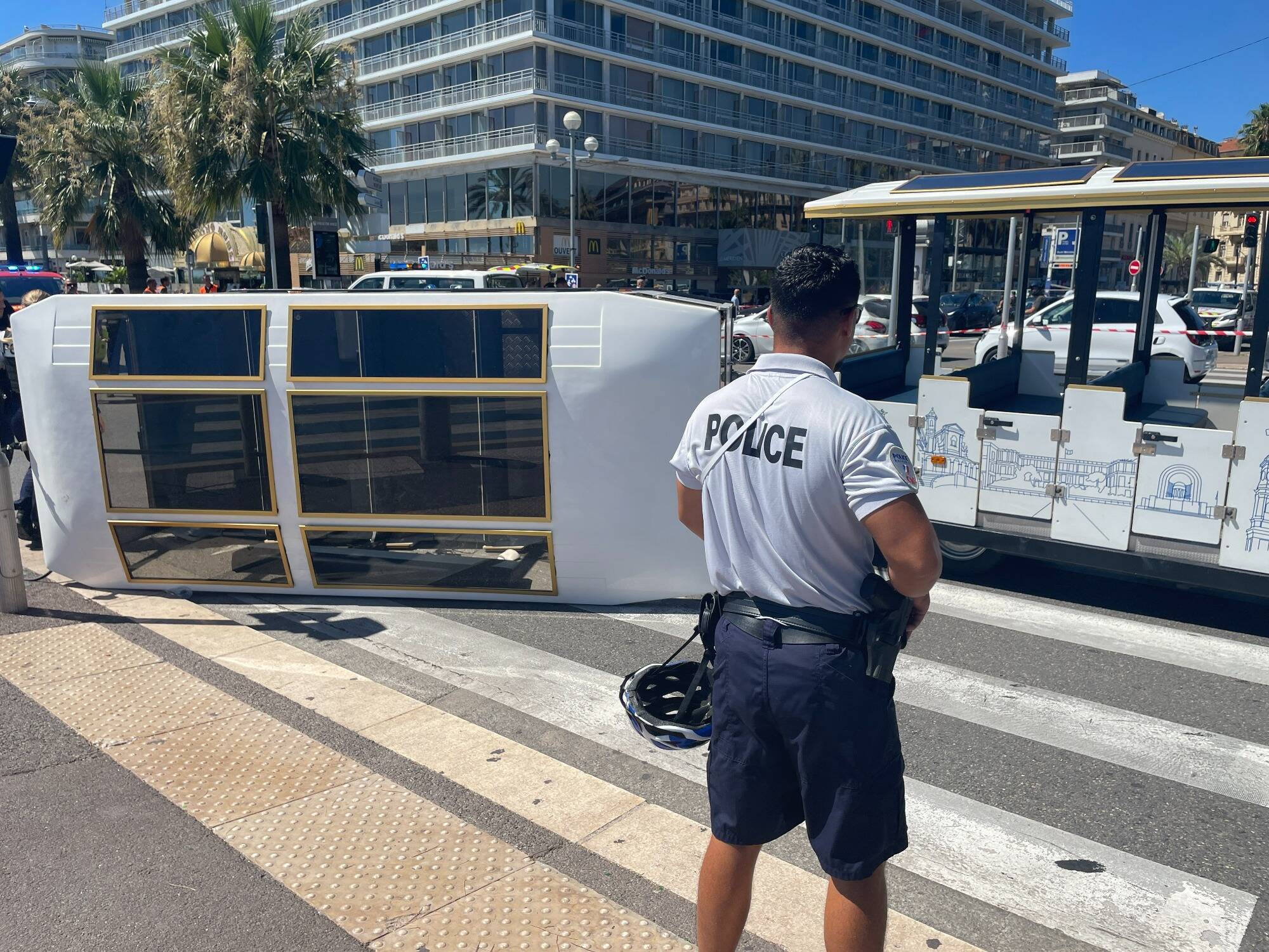 Accident du petit train de Nice: un touriste a filmé la scène depuis le wagon qui s'est renversé