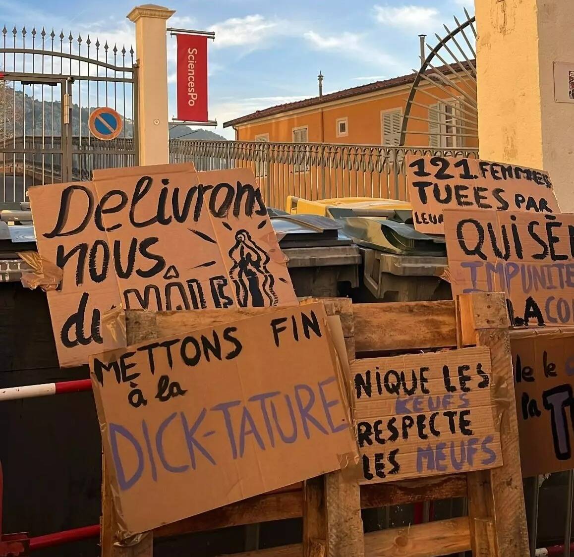 Pour protester contre le retour de Mathias Vicherat, les étudiants de Sciences Po Menton bloquent l'accès au campus ce mardi