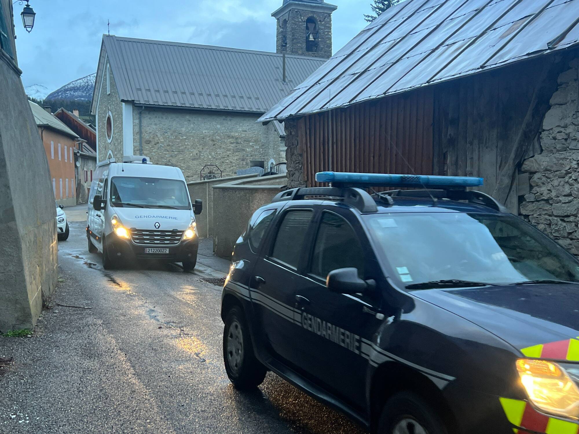 Le crâne d'Émile retrouvé par une randonneuse, la douleur des parents, la reprise des recherches... ce qu'il faut savoir après la découverte du petit garçon