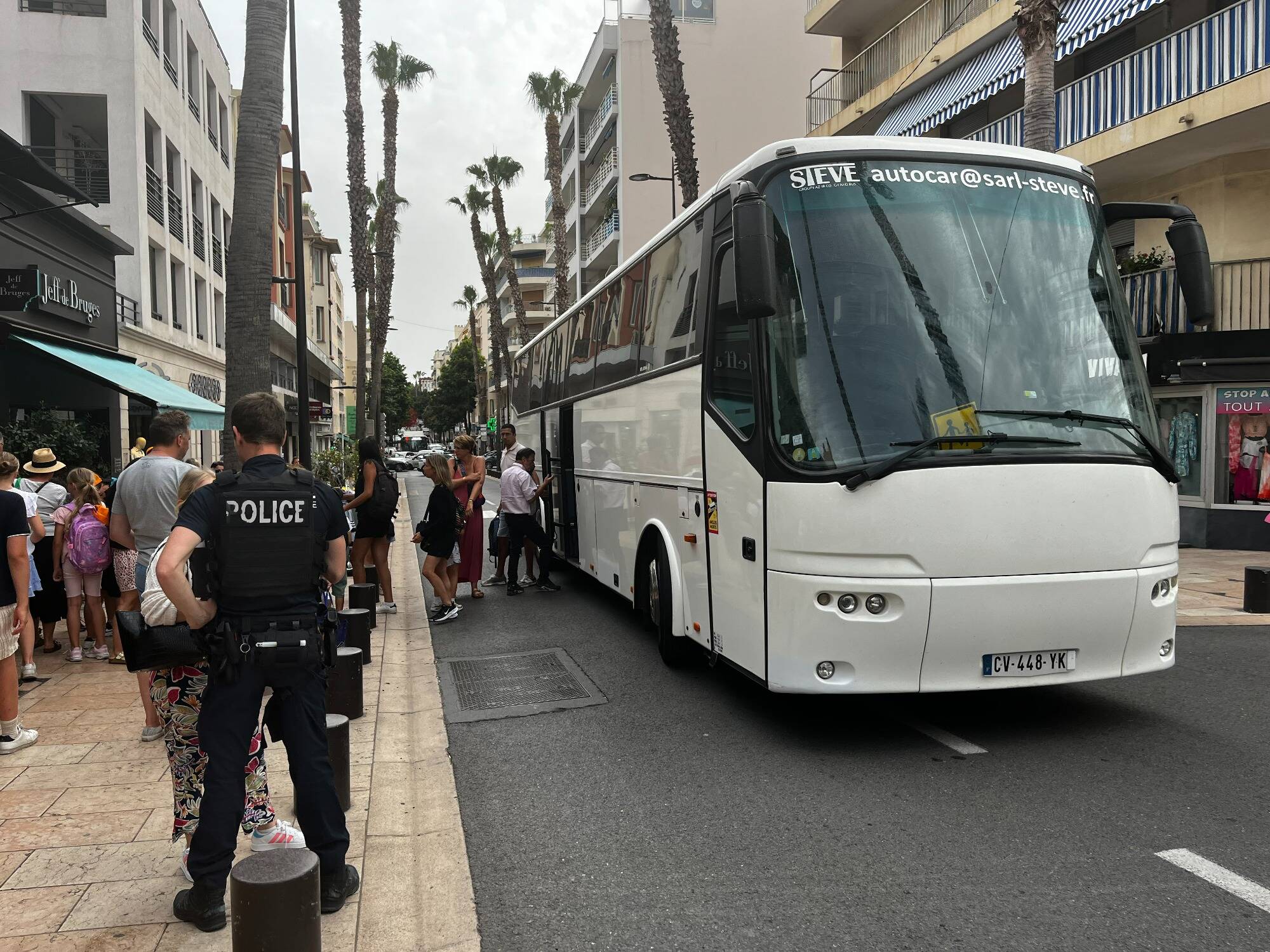 Un bus tombe en panne sur le boulevard Wilson, le centre-ville d'Antibes bloqué ce mercredi soir