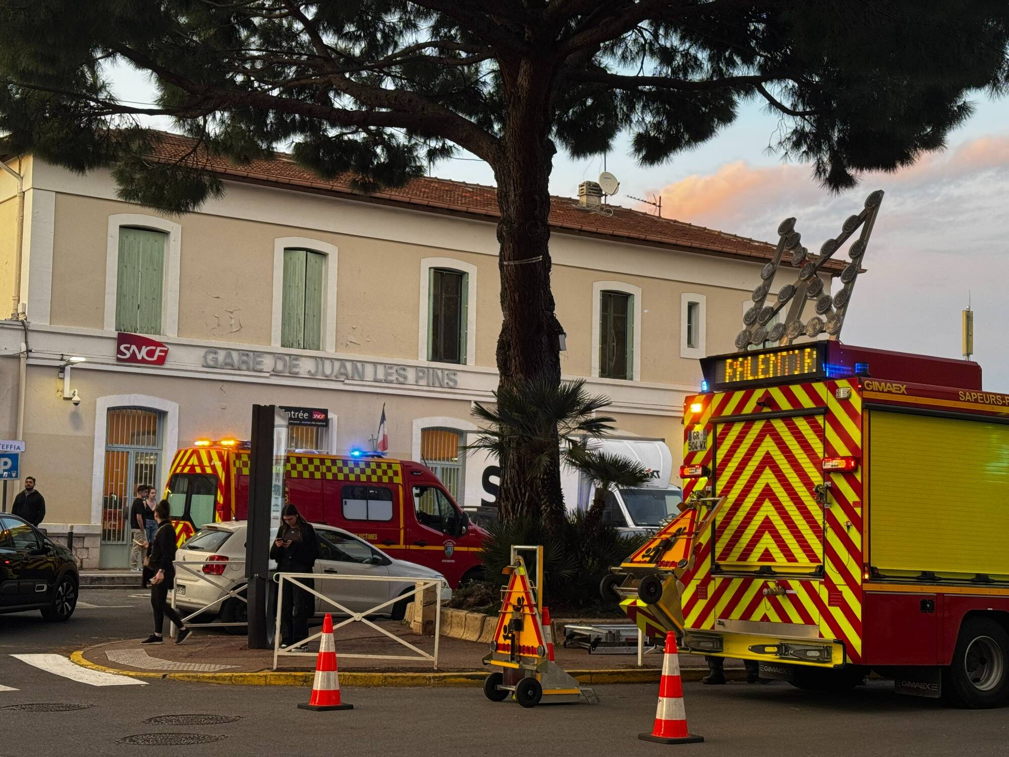 Un homme mortellement heurté par un TER en gare de Juan-les-Pins, la circulation des trains interrompue