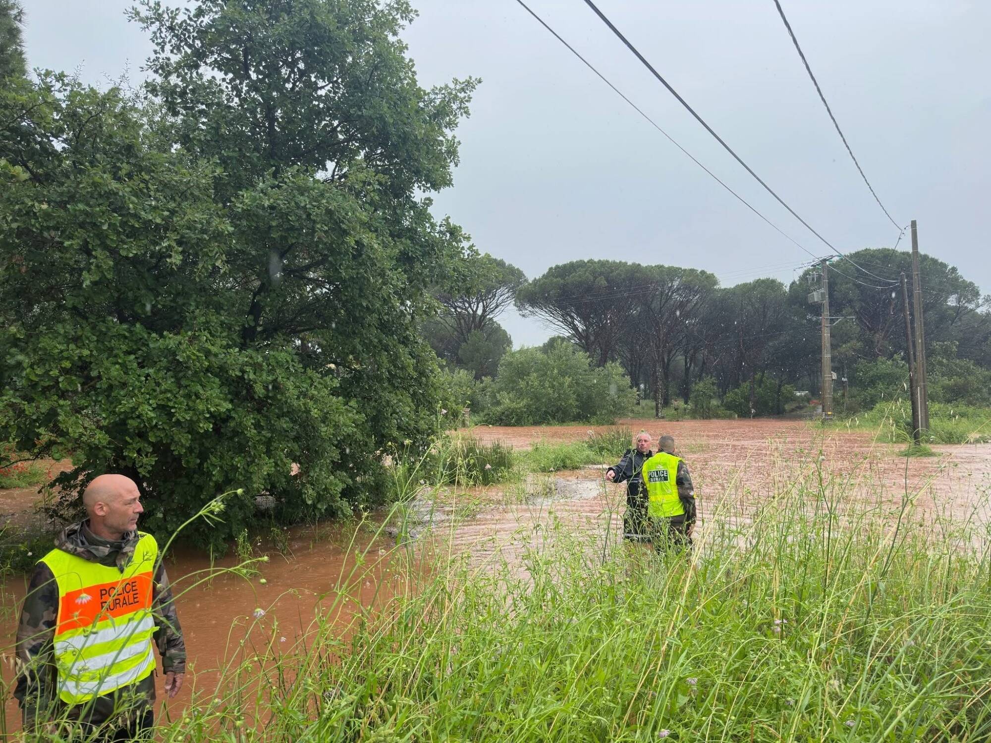 "Elles étaient encore dedans!": le conseiller municipal raconte comment il a sauvé la conductrice de la noyade mardi à Vidauban