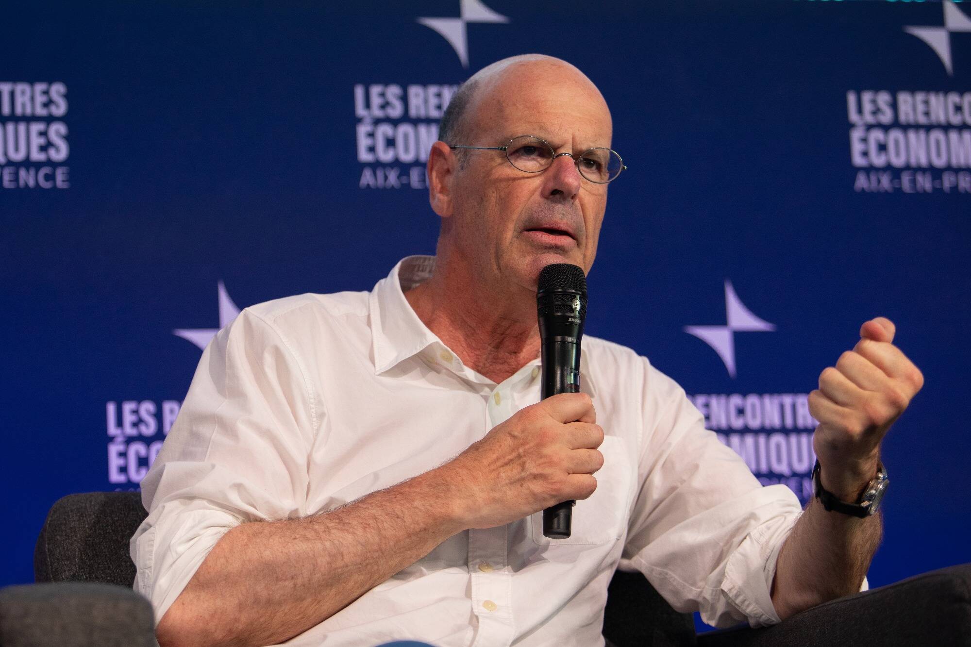 Budget 2026: "Depuis hier soir la France emprunte plus cher que l'Italie", alerte le ministre de l'économie Eric Lombard