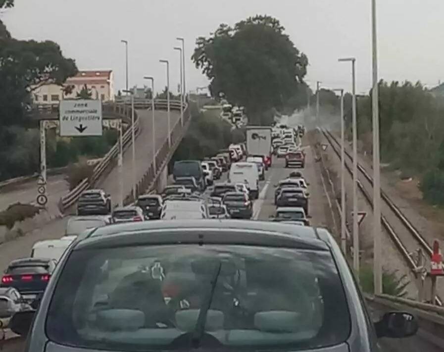 Un incendie sans gravité sur la 202 provoque un important embouteillage à Nice Ouest