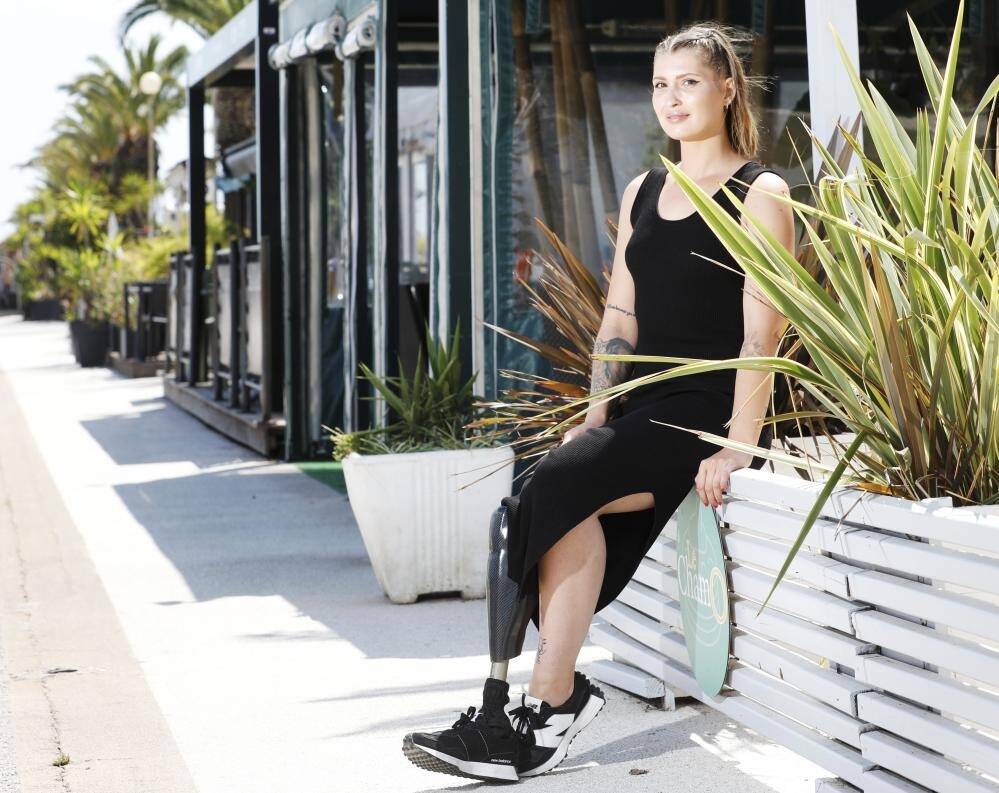 "Jade perd une jambe, pas ses droits": cette Hyéroise se bat pour plus d'inclusion des personnes handicapées