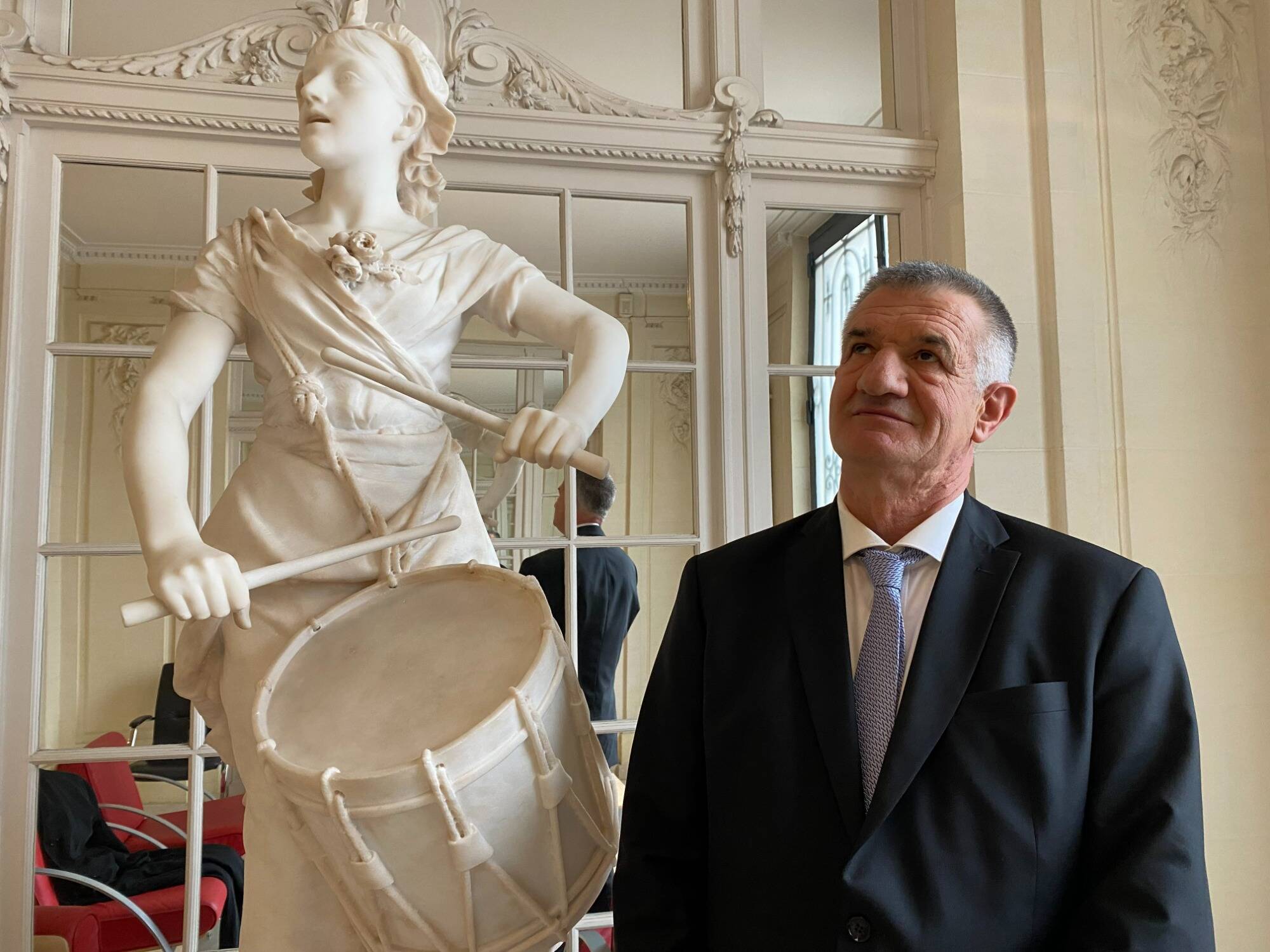 Pourquoi ces deux communes des Alpes-Maritimes ont-elles mis Jean Lassalle largement en tête aux élections européennes?