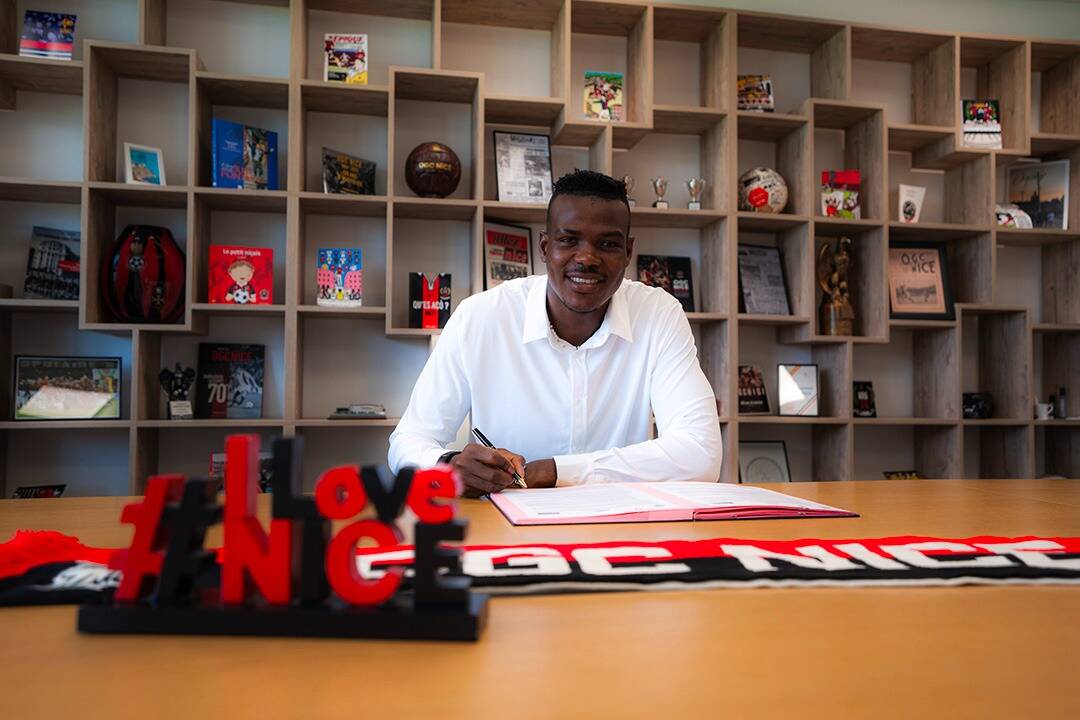 Le défenseur central Juma Bah officiellement prêté à l'OGC Nice