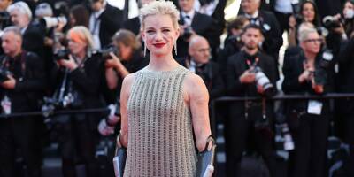 77e Festival de Cannes: qui est cette jeune femme amputée des quatre membres qui a fait sensation sur le tapis rouge vendredi soir?