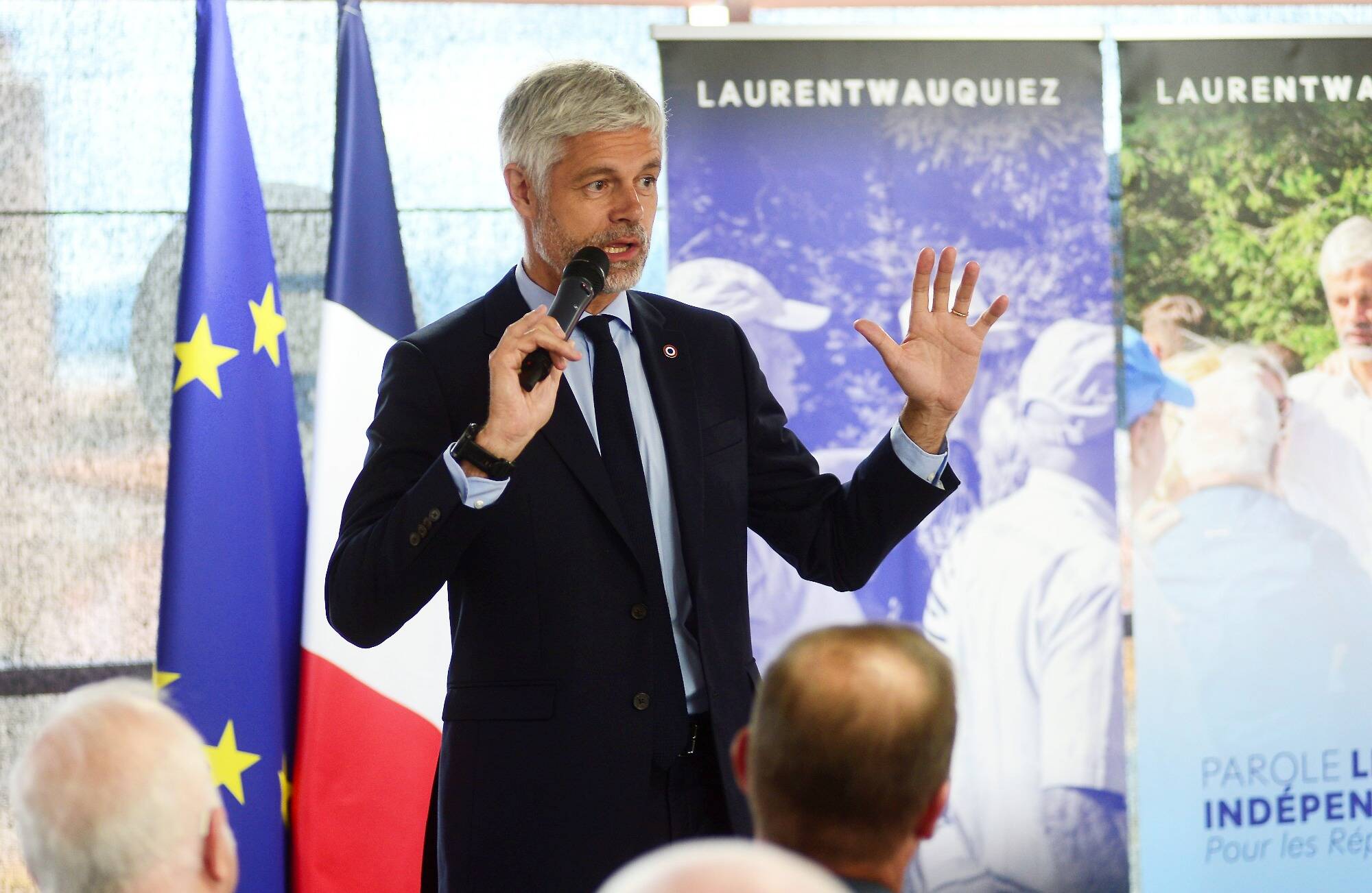 "J'ai la chance de l'avoir. Michèle, c'est la droiture, la fidélité, le combat": Laurent Wauquiez en meeting au Cannet avec le soutien de Michèle Tabarot