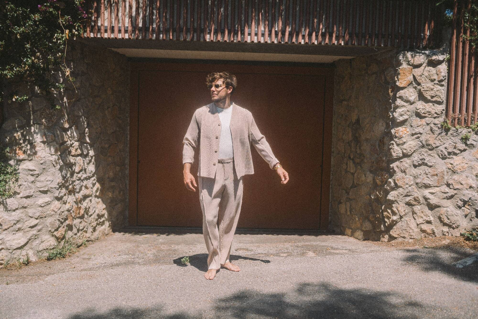 Crossover Summer à Saint-Paul-de-Vence, nouveau single et virage artistique : on a pris des nouvelles du Niçois Møme