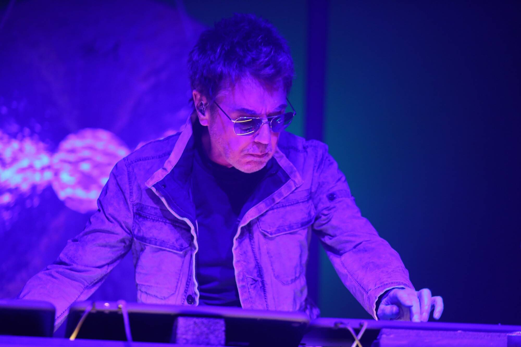 Seize enceintes en cercle on a testé le concert du futur de JeanMichel Jarre au Midem+ à