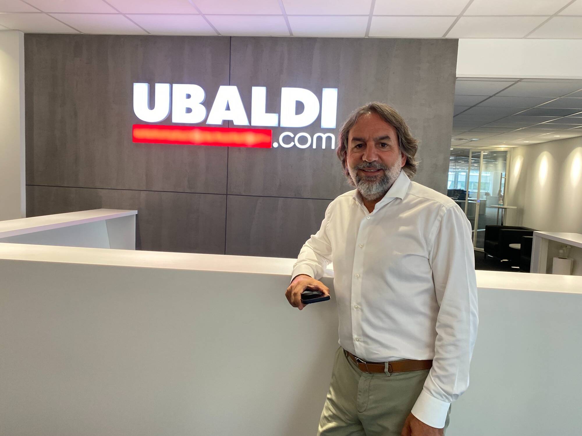 Ubaldi sort de sauvegarde et se remet en ordre de marche