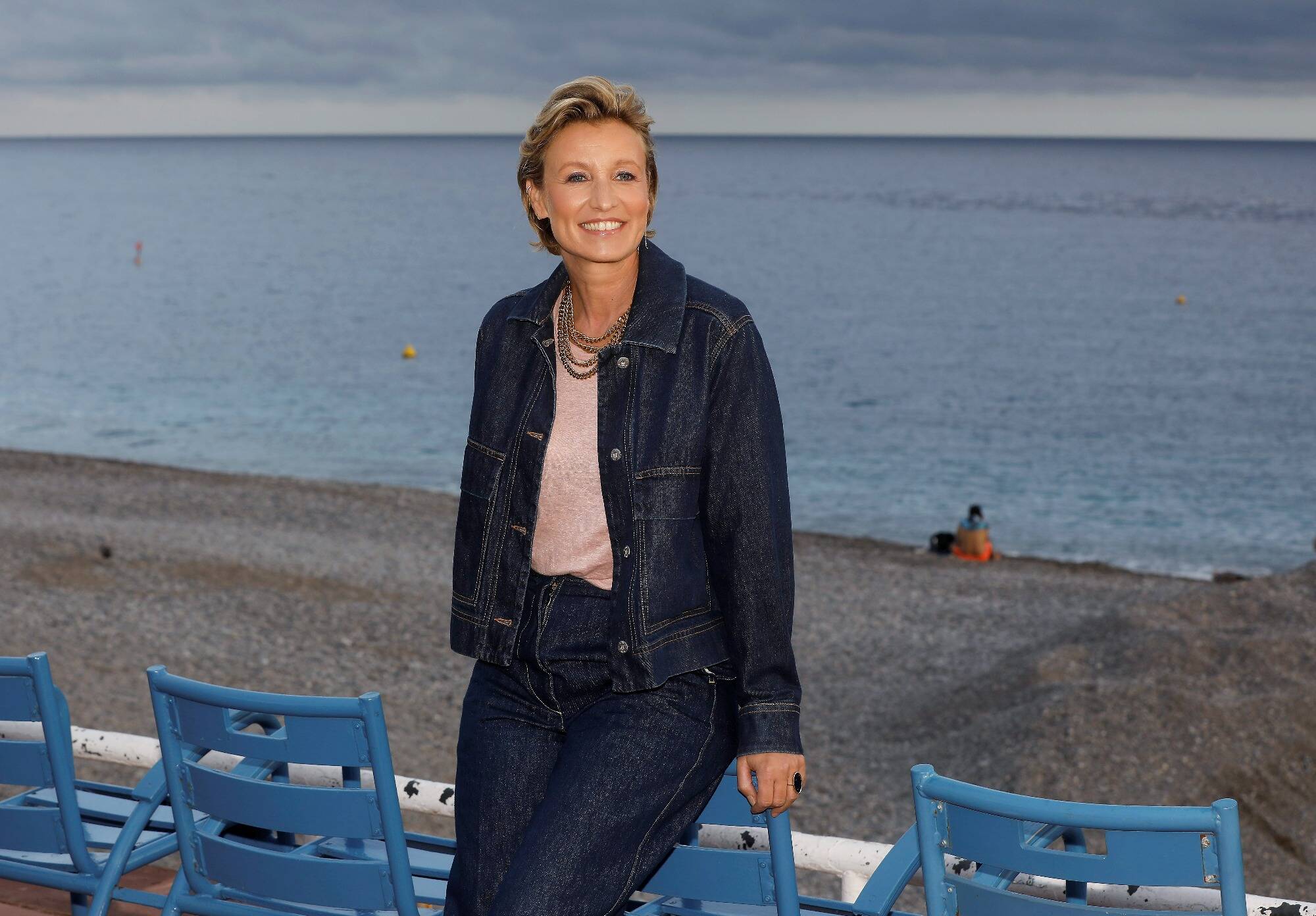 "Ce professeur a changé ma vie" : Alexandra Lamy, institutrice du XIXe siècle dans "Louise Violet", nous parle de cet enseignant qui lui a donné la flamme