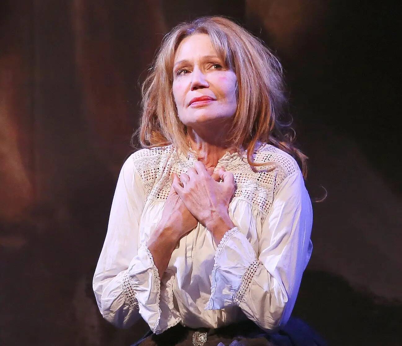 "Je me suis emportée et je le regrette douloureusement": l'actrice Clémentine Célarié se "désolidarise" de la tribune de soutien à Gérard Depardieu