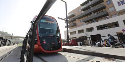 Trois blessés après une collision entre le tram et un fourgon à Nice