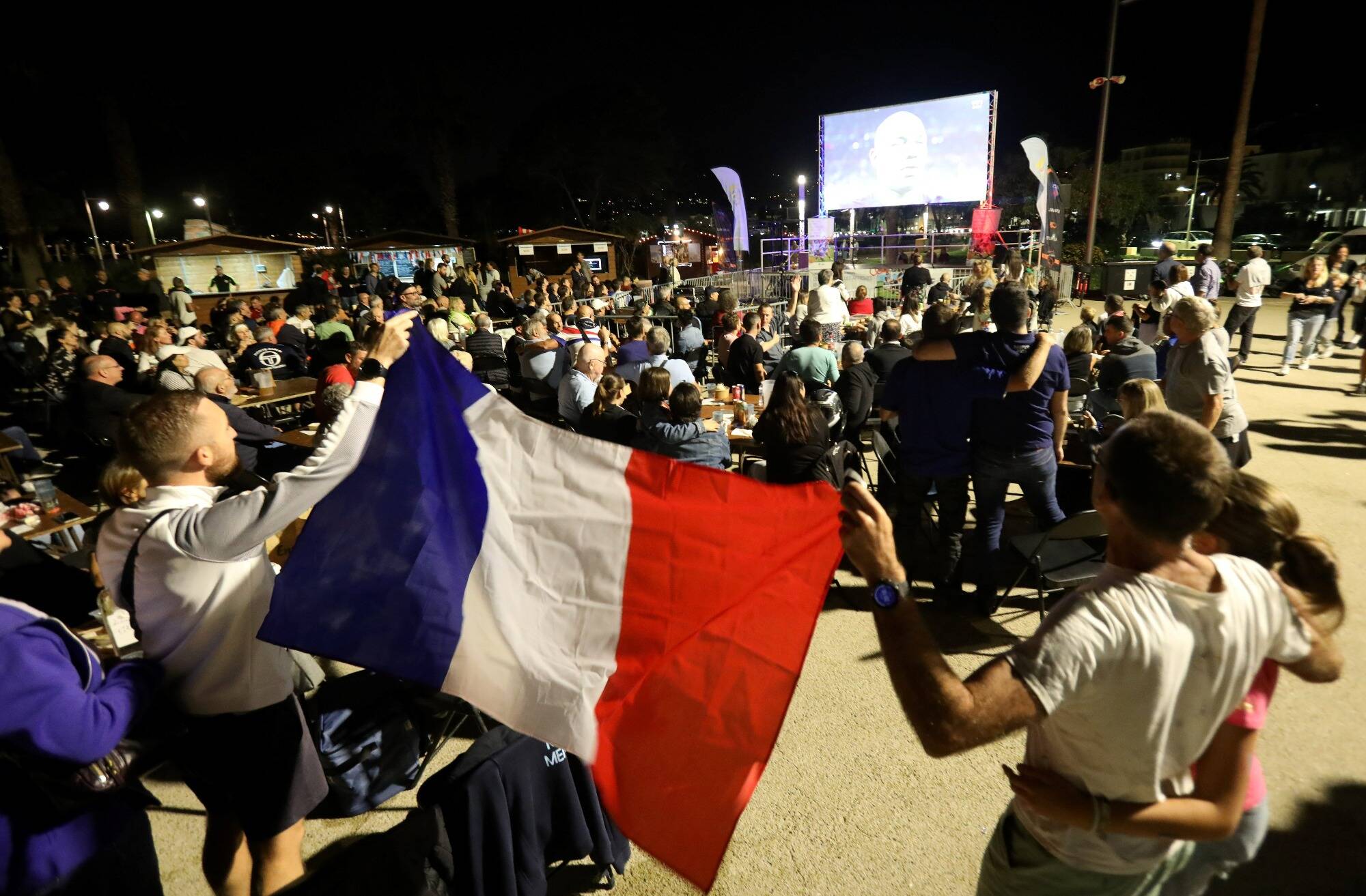 Coupe du monde de rugby: la retransmission du quart de finale France - Afrique-du-Sud à l'initiative des commerçants à Toulon