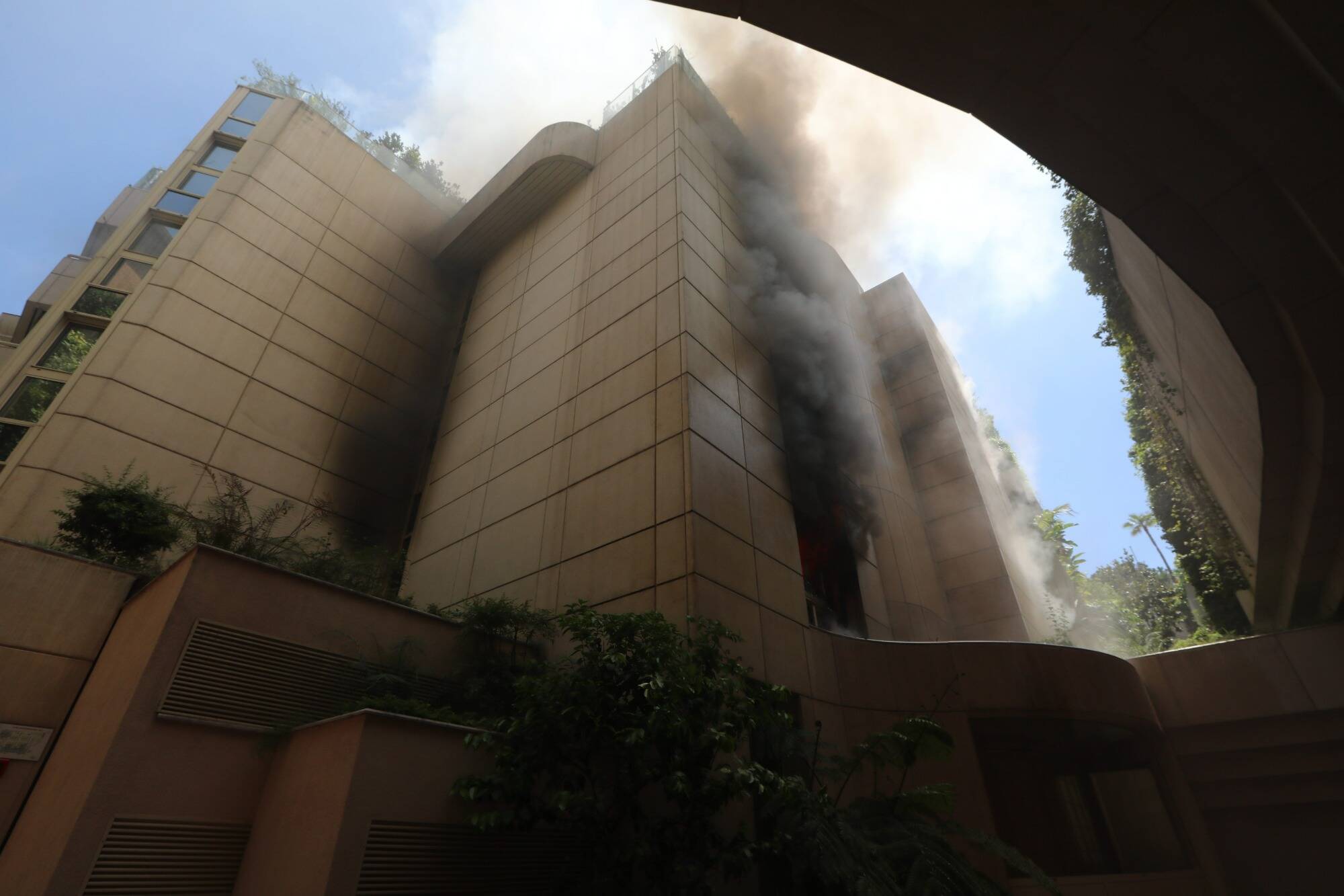 Incendie dans un immeuble à Monaco: près de dix personnes intoxiquées par les fumées dont deux pompiers