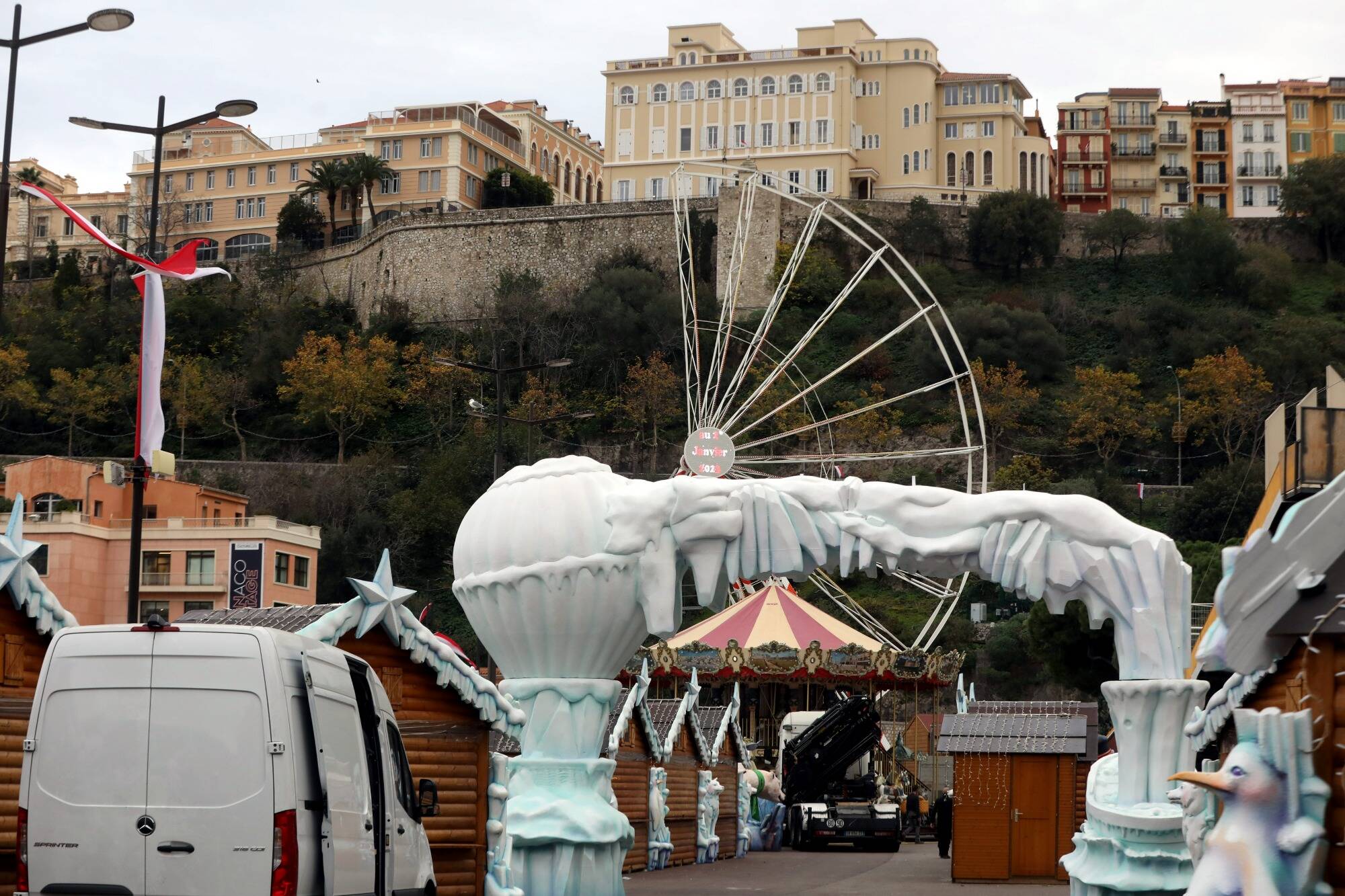 Le retour de la Grande roue, un décor "colossal", un sapin majestueux... Voilà à quoi va ressembler le village de Noël à Monaco