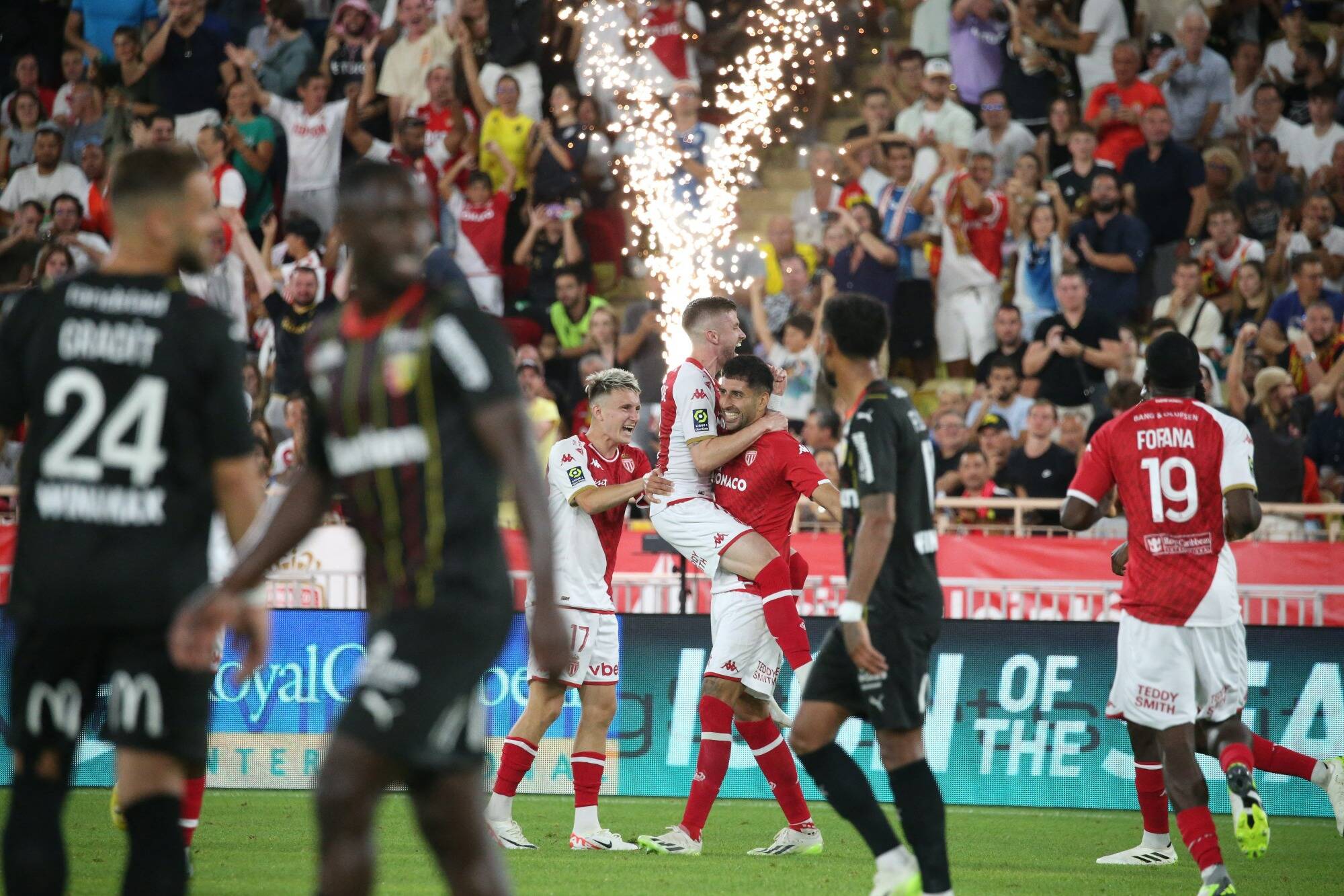 L'AS Monaco étrille Lens 3-0 et reprend la tête de la Ligue 1