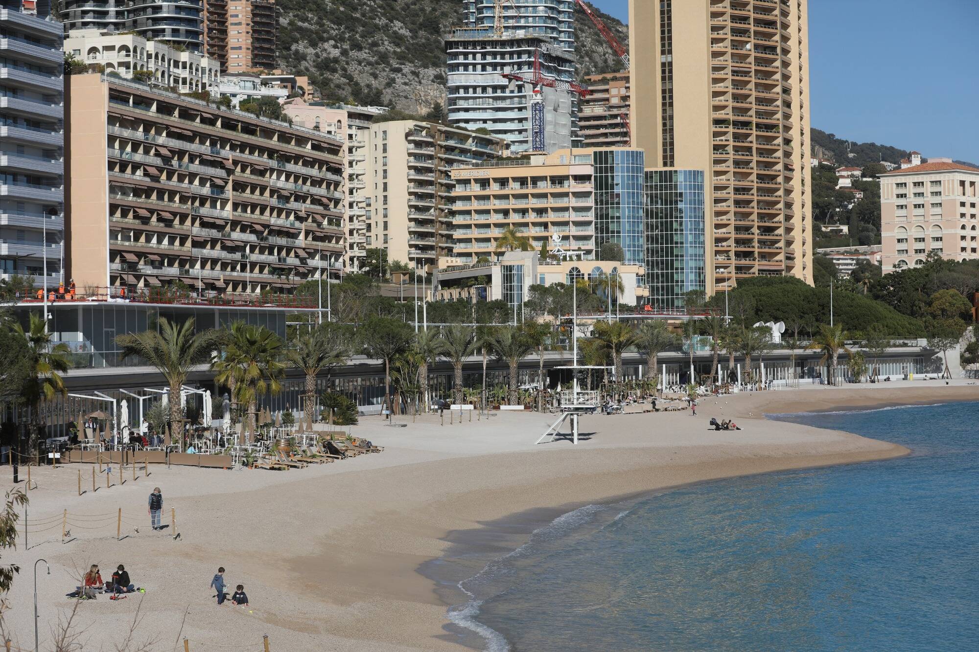 Pourquoi la baignade sera interdite pendant trois semaines sur le site du Larvotto à Monaco ?