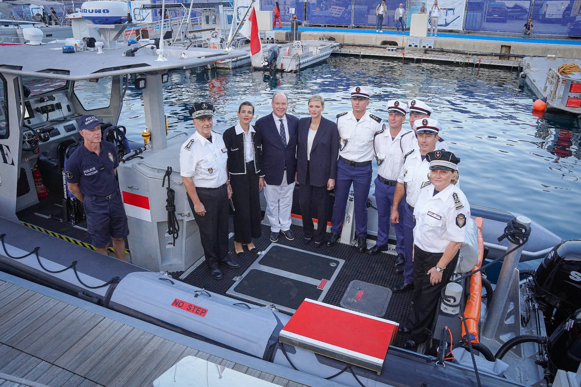 Le prince Albert II et la princesse Charlène inaugurent une nouvelle navette de la police maritime de Monaco