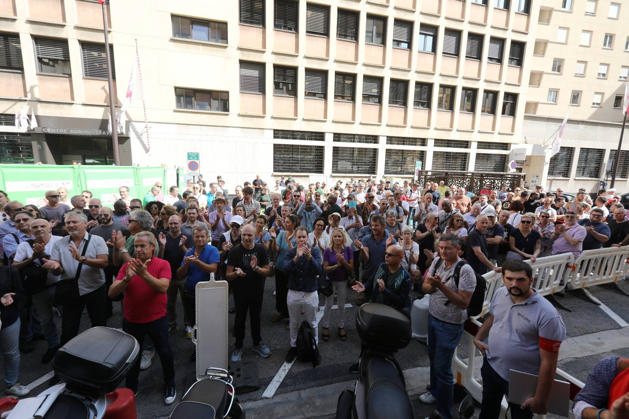 A l'appel des syndicats, 300 personnes manifestent à Monaco pour de meilleurs salaires et retraites