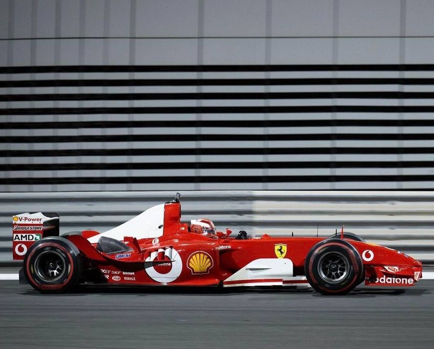 Le Monégasque a piloté la Ferrari F2003-GA de « Schumi » sur le circuit d’Abu Dhabi. 