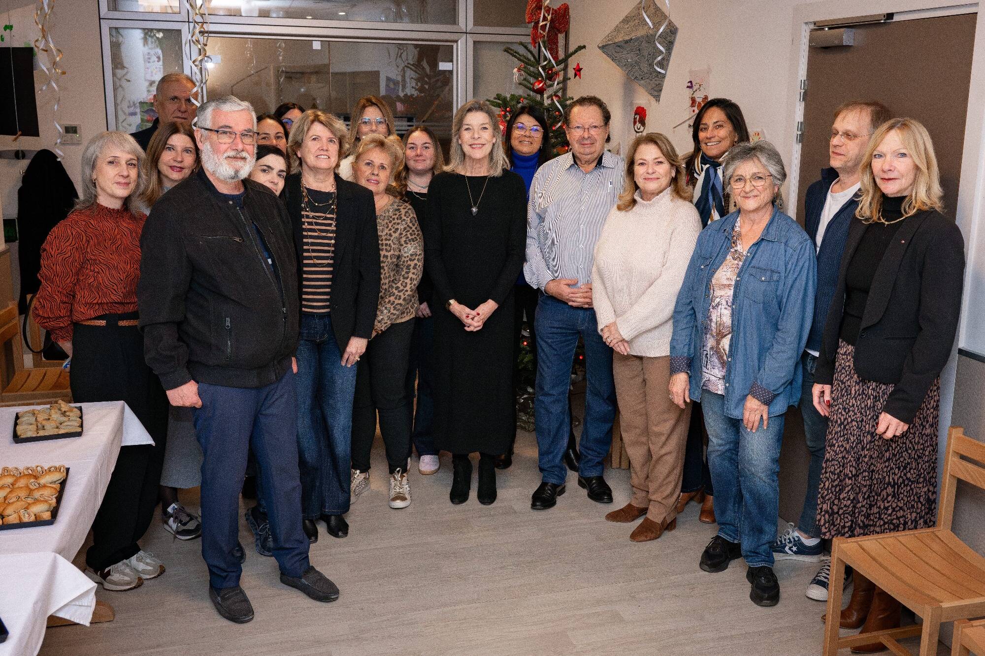 La princesse de Hanovre salue Anne Fissore qui quitte la présidence de "Jeune J'écoute" après 37 ans d'action à Monaco