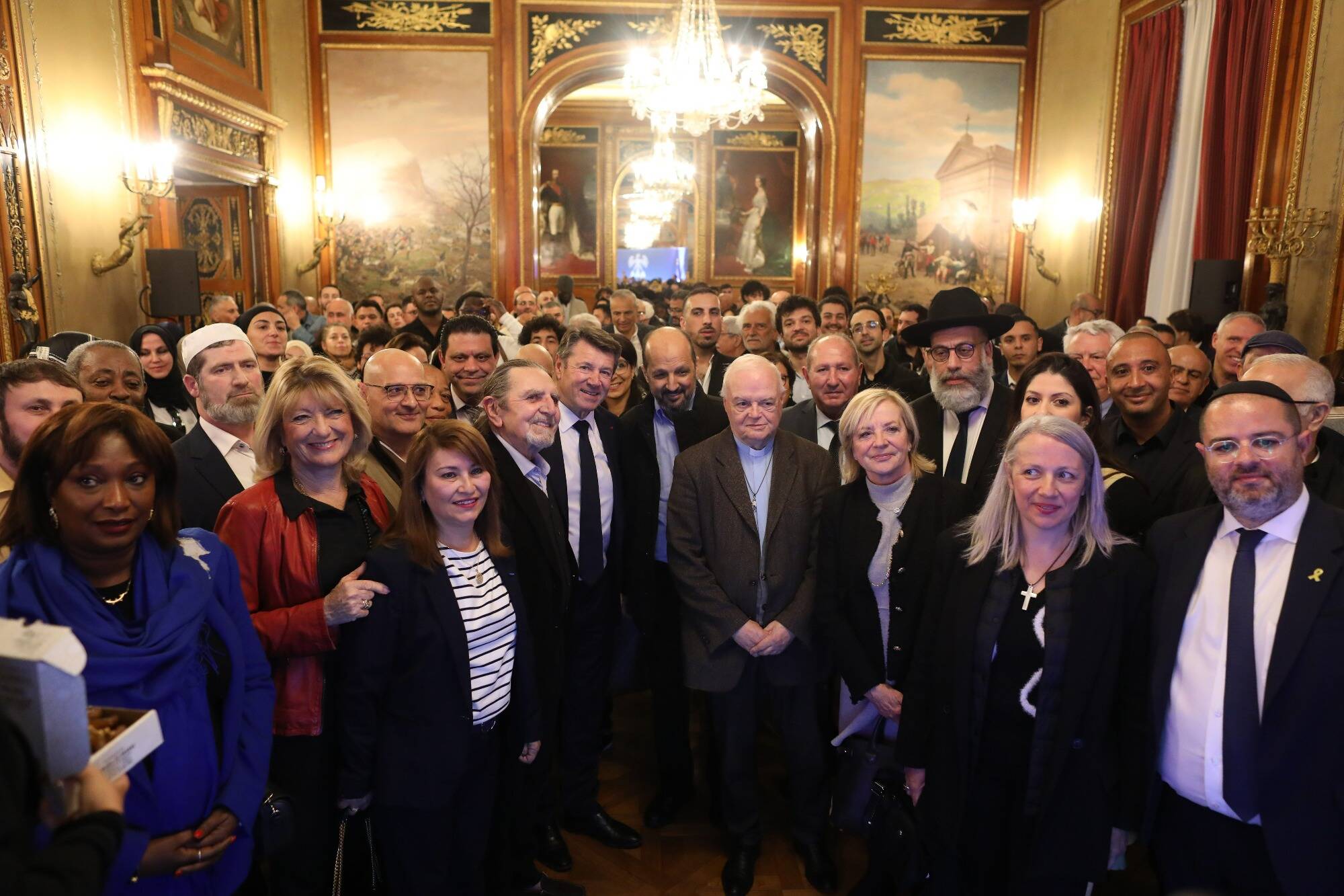 "La mosquée En-Nour est un centre islamique algérien à Nice, une ville haineuse et raciste": les propos d'un imam niçois sur une chaîne de télé algérienne font scandale