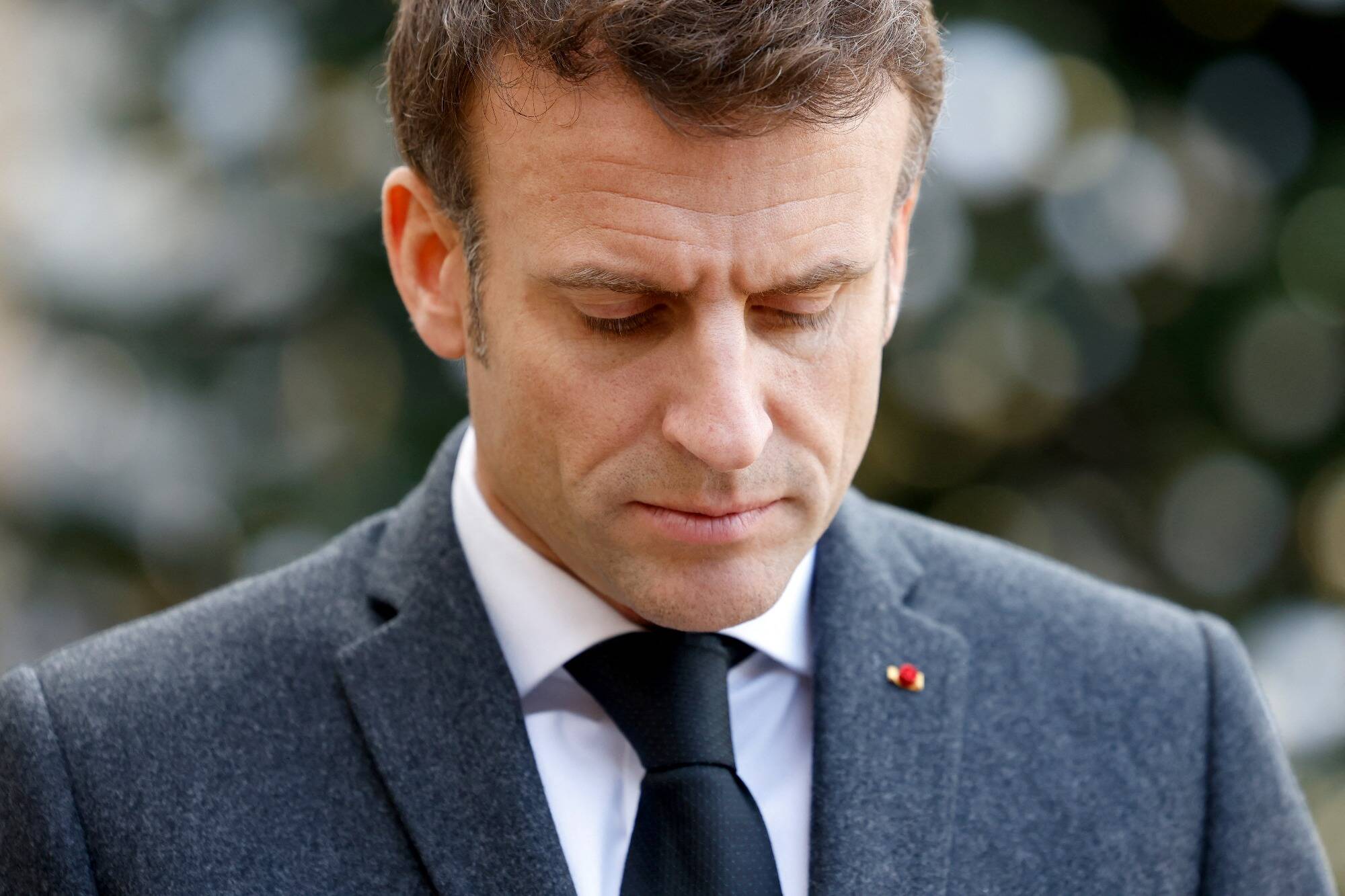 Mobilisation contre la réforme des retraites: "Le pays ne peut pas être à l'arrêt" déclare Emmanuel Macron