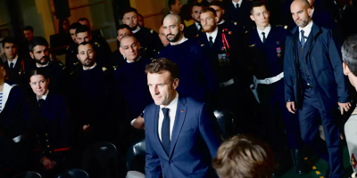 Emmanuel Macron en visite familiale sur le porte-avions Charles de Gaulle à Toulon