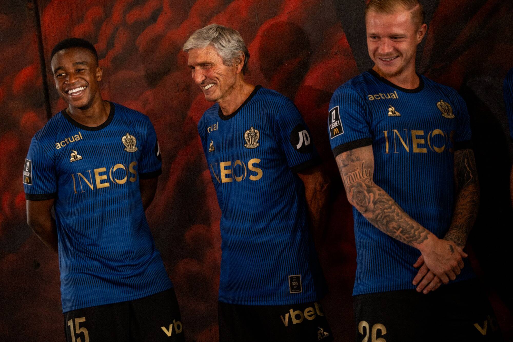 L'OGC Nice dévoile son troisième maillot à l'occasion des 120 ans du club