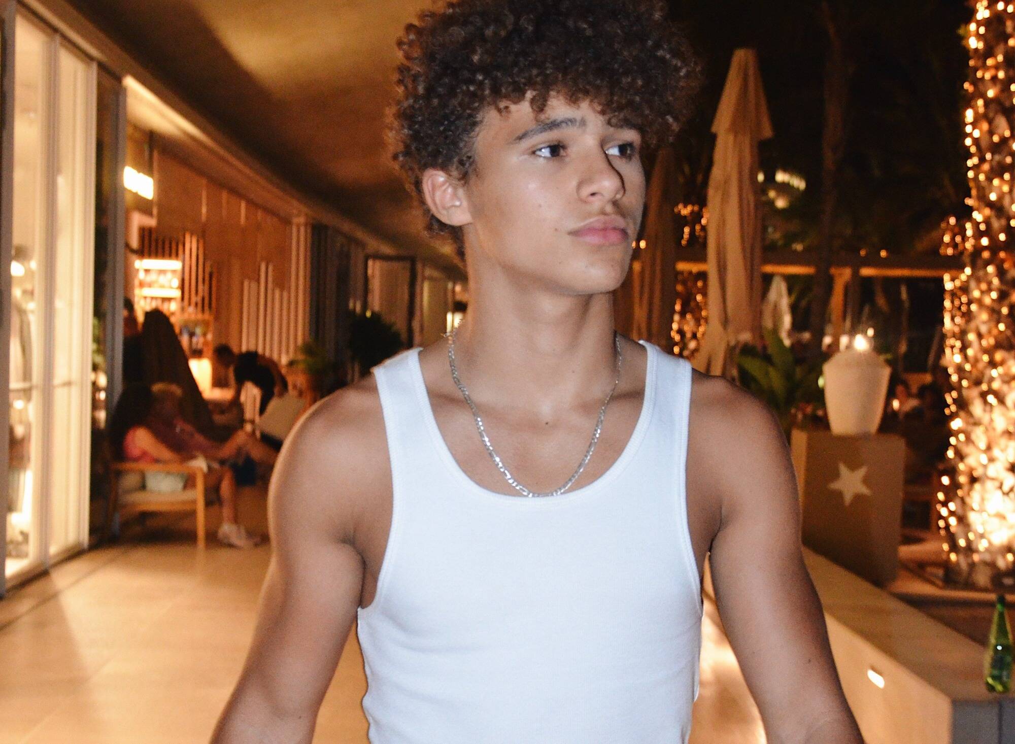 Demi-finaliste de "The Voice Kids", le résident monégasque Matisse Jones prend une décision radicale à 16 ans