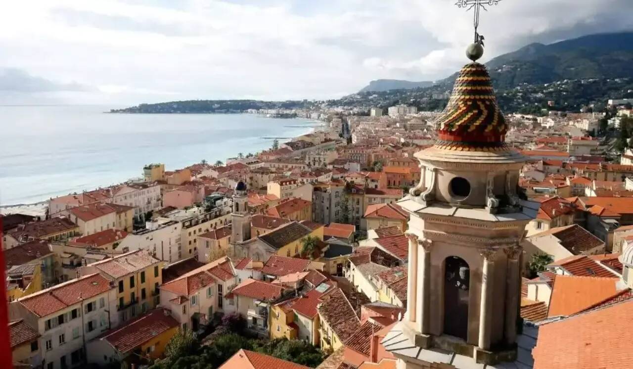 Ciel voilé dans les Alpes-Maritimes ce lundi, jusqu'à 14°C cet après-midi sur la côte