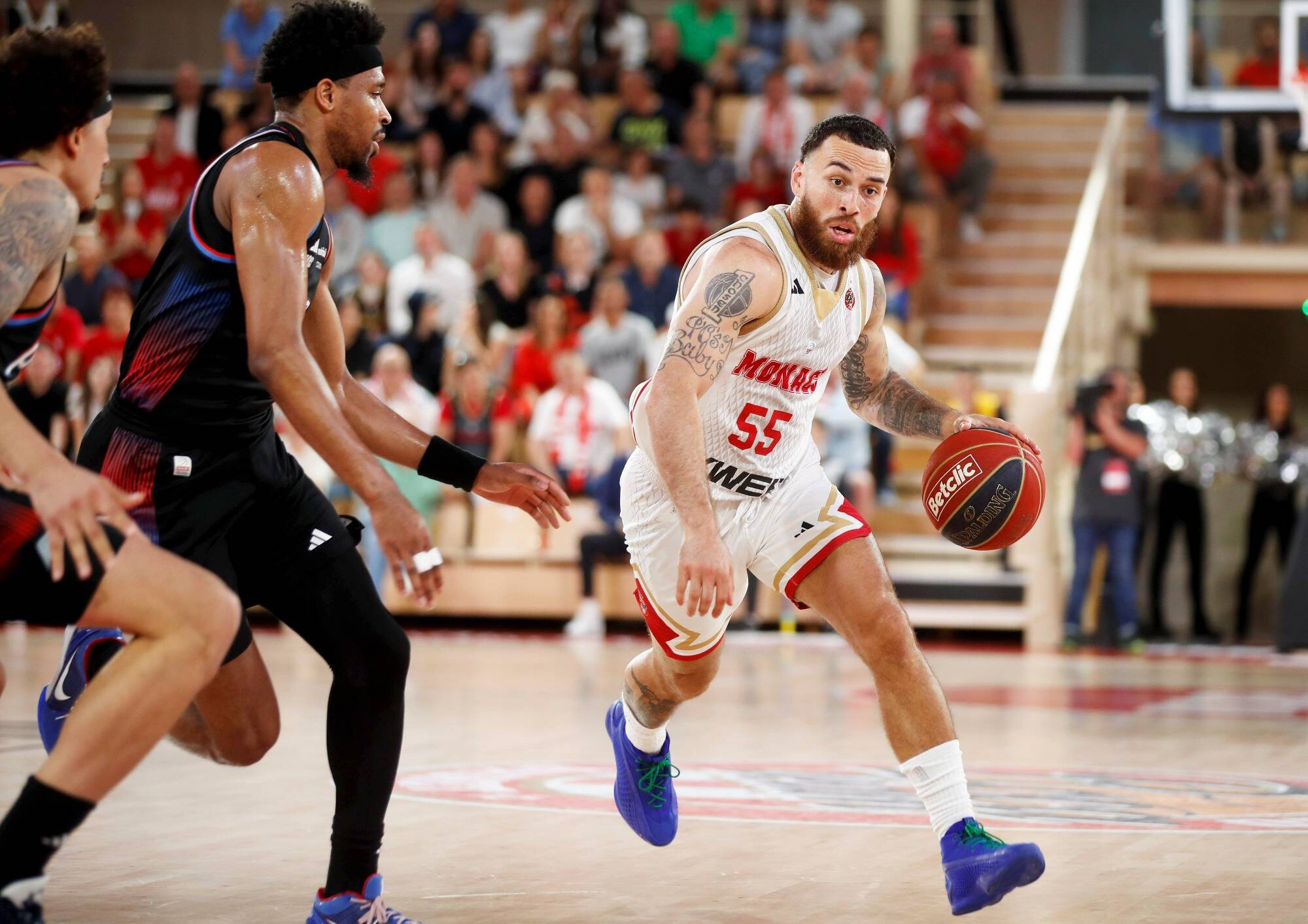 L'AS Monaco basket déroule et domine Paris lors du match 1 de la finale du championnat
