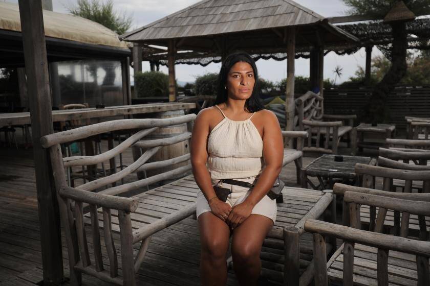 "J'ai pensé au suicide car je ne supportais plus la douleur": victime d'une injection illégale qui a mal tourné, elle raconte