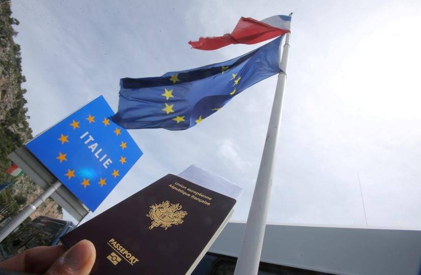 Embouteillage dans les communes de la Côte d'Azur et du Var pour faire refaire son passeport