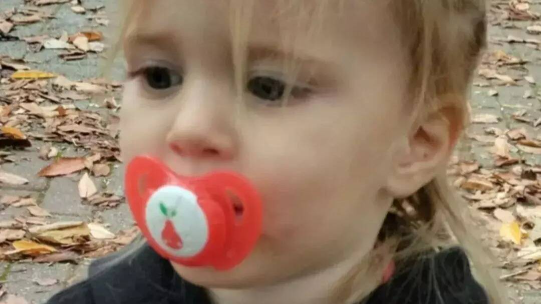 Une enfant battue âgée de 2 ans et demi retrouvée morte dans le Nord, son beau-père et sa mère placés en détention provisoire